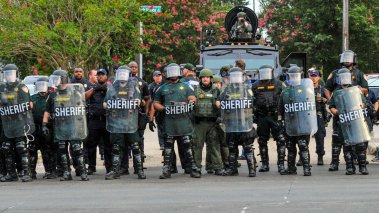 Police respond to Alton Sterling protests in Baton Rouge 2016