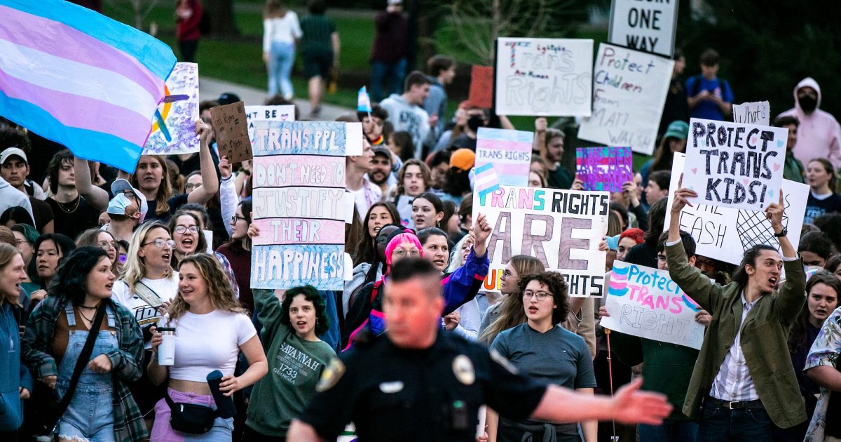 Protestors lose their marbles — literally — as Matt Walsh speaks at ...