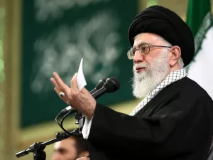 Khamenei speaking to Iranian Air Force personnel, 6 February 2016 